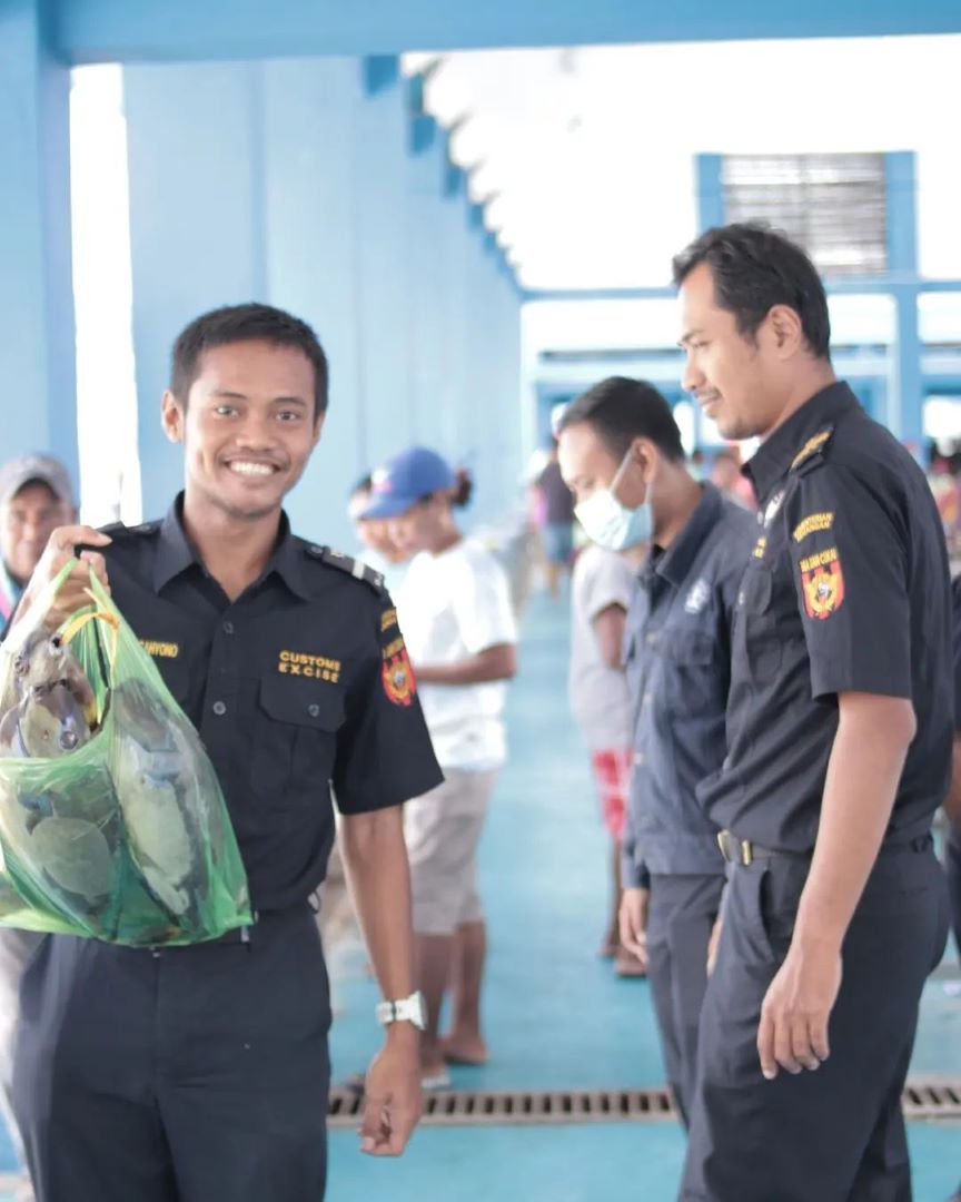 Bea Cukai Biak Lariskan Pedagang Ikan di Pasar Bosnik