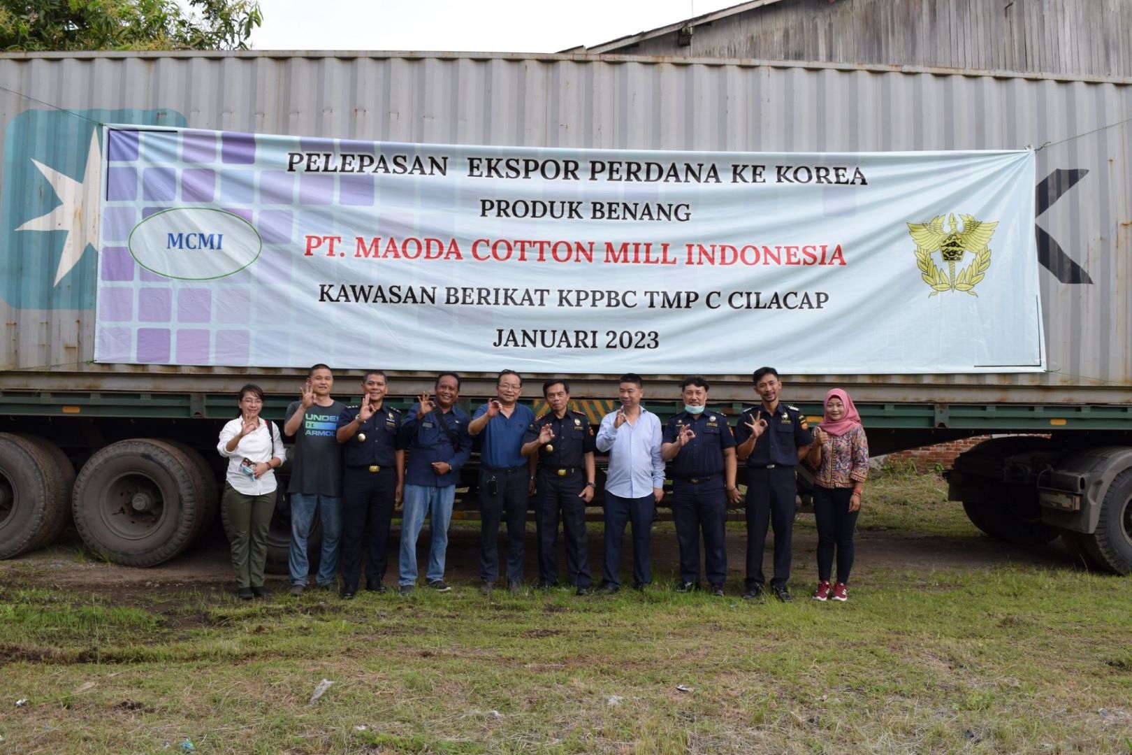 Bea Cukai Cilacap Lepas Ekspor Perdana 76 Karton Benang Pintal ke Korea Selatan