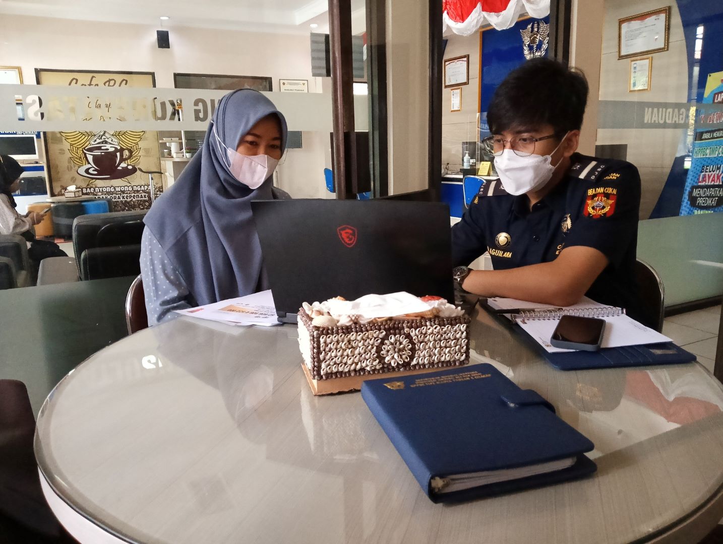 Dukung UMKM Go Ekspor, Bea Cukai Cilacap Asistensi UMKM Pengrajin Kulit Pari