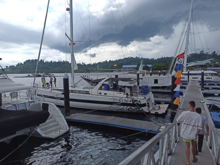 Pemeriksaan Kapal Wisata Asing (Boetzoeking)