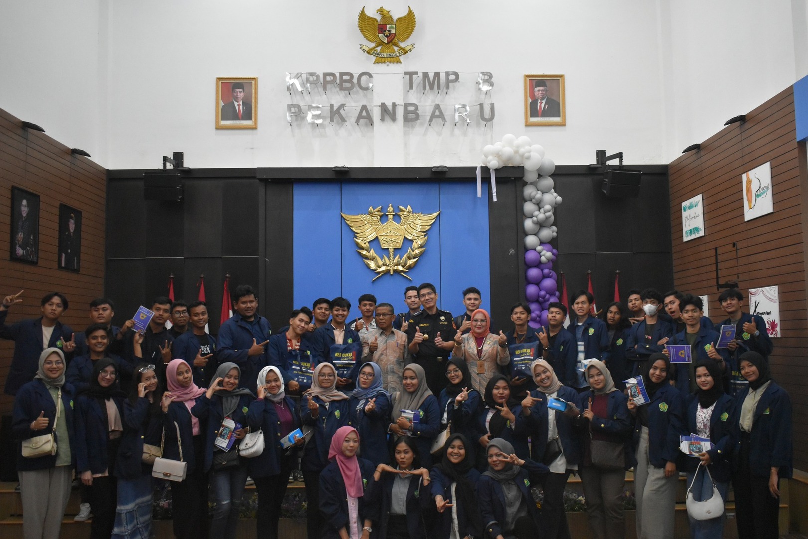 Universitas Bung Hatta Kunjungi Kantor Bea Cukai Pekanbaru dalam Field Trip Kunjungan Industri