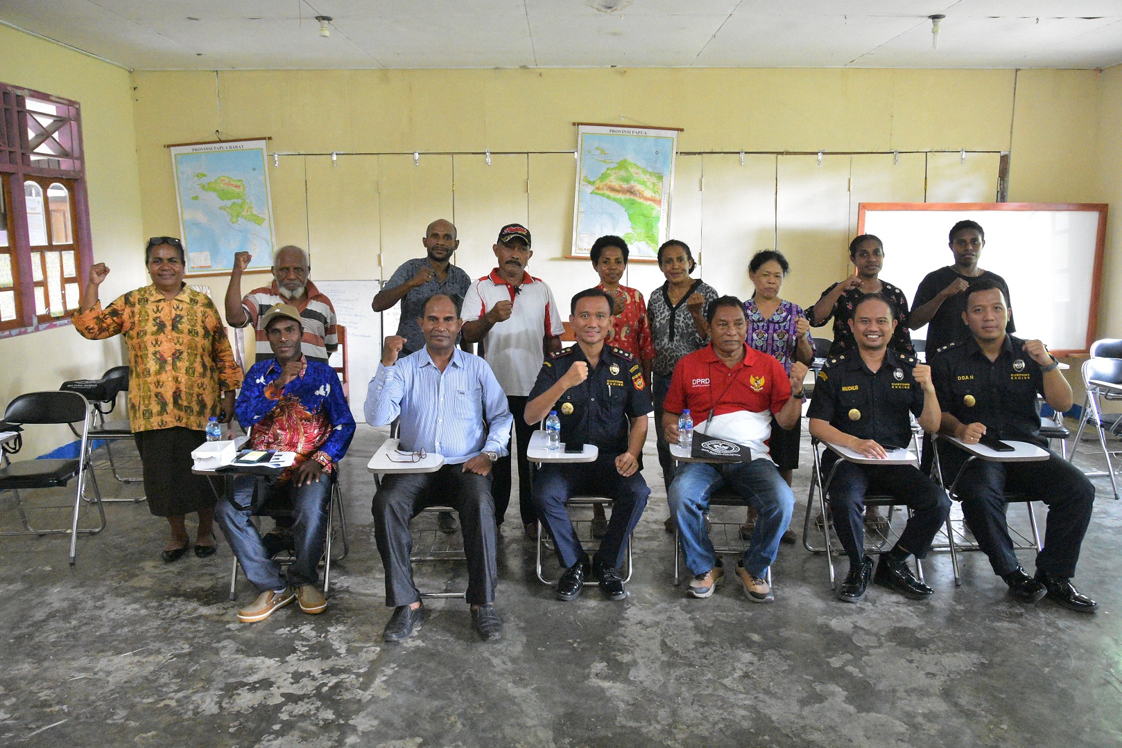 Bea Cukai Jayapura Berikan Pengetahuan Tentang Cukai dan Asistensi kepada masyarakat desa dan para pelaku UMKM di Genyam, Kabupaten Jayapura