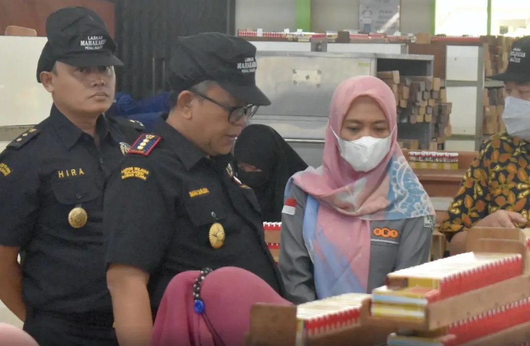 Pabrik Rokok Kretek Tangan di Purworejo Mampu Serap Banyak Pekerja