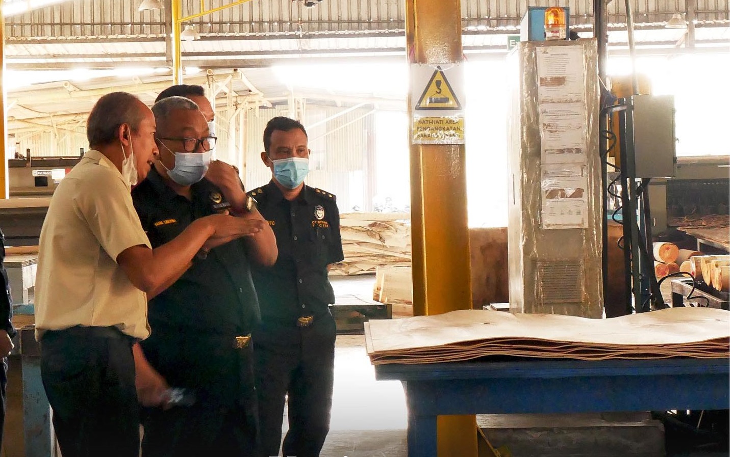 Pabrik Plywood di Temanggung Manfaatkan Fasilitas Kawasan Berikat