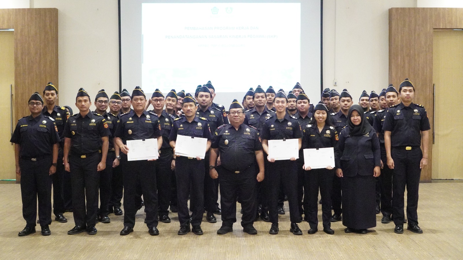 Bea Cukai Bojonegoro Gelar Apel Rutin, Penandatanganan SKP, dan Rapat DKRO untuk Tingkatkan Kinerja