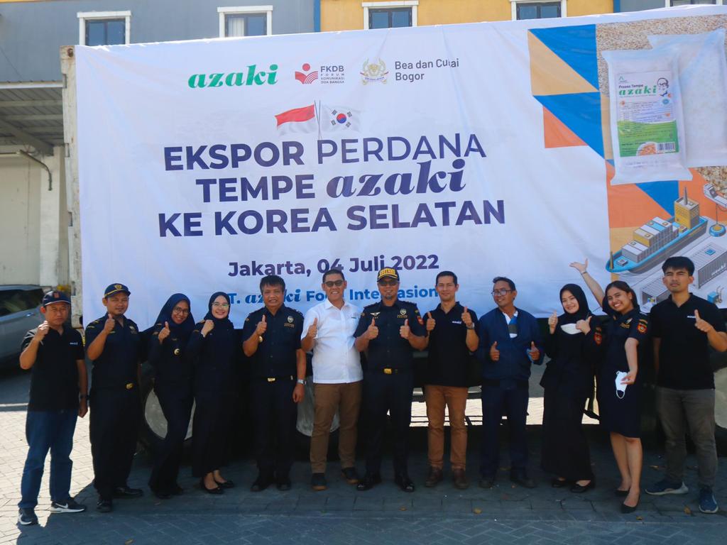 Tempe Azaki menuju Dunia