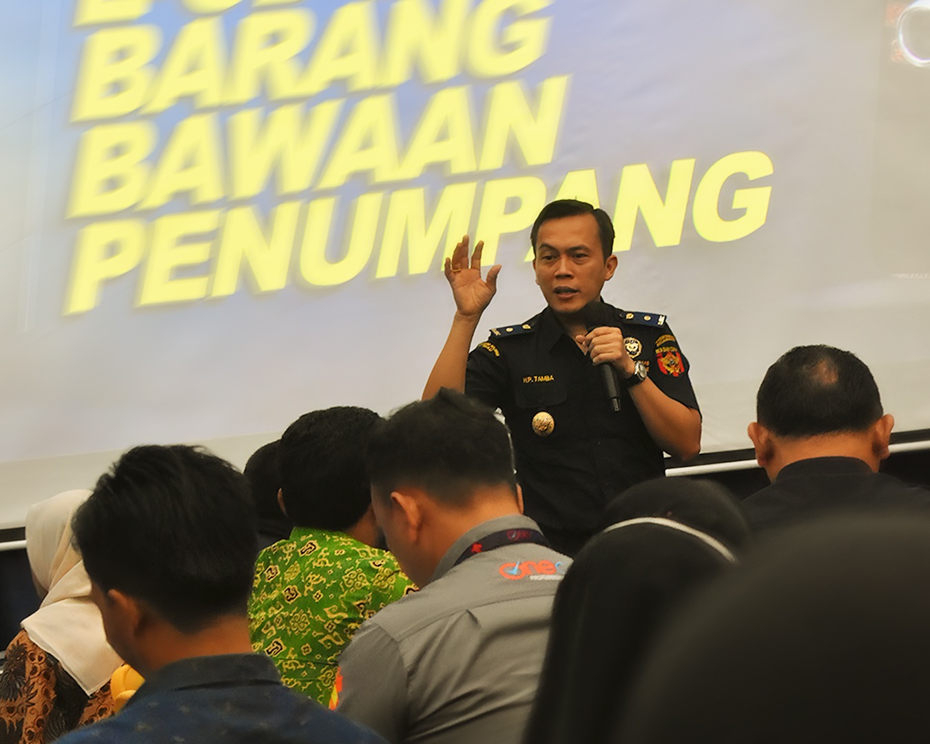 Bea Cukai Pekanbaru Sosialisasikan Ketentuan Barang Bawaan Penumpang dan Tata Cara Pengisian E- CD kepada Biro Perjalanan Umrah di Kota Pekanbaru