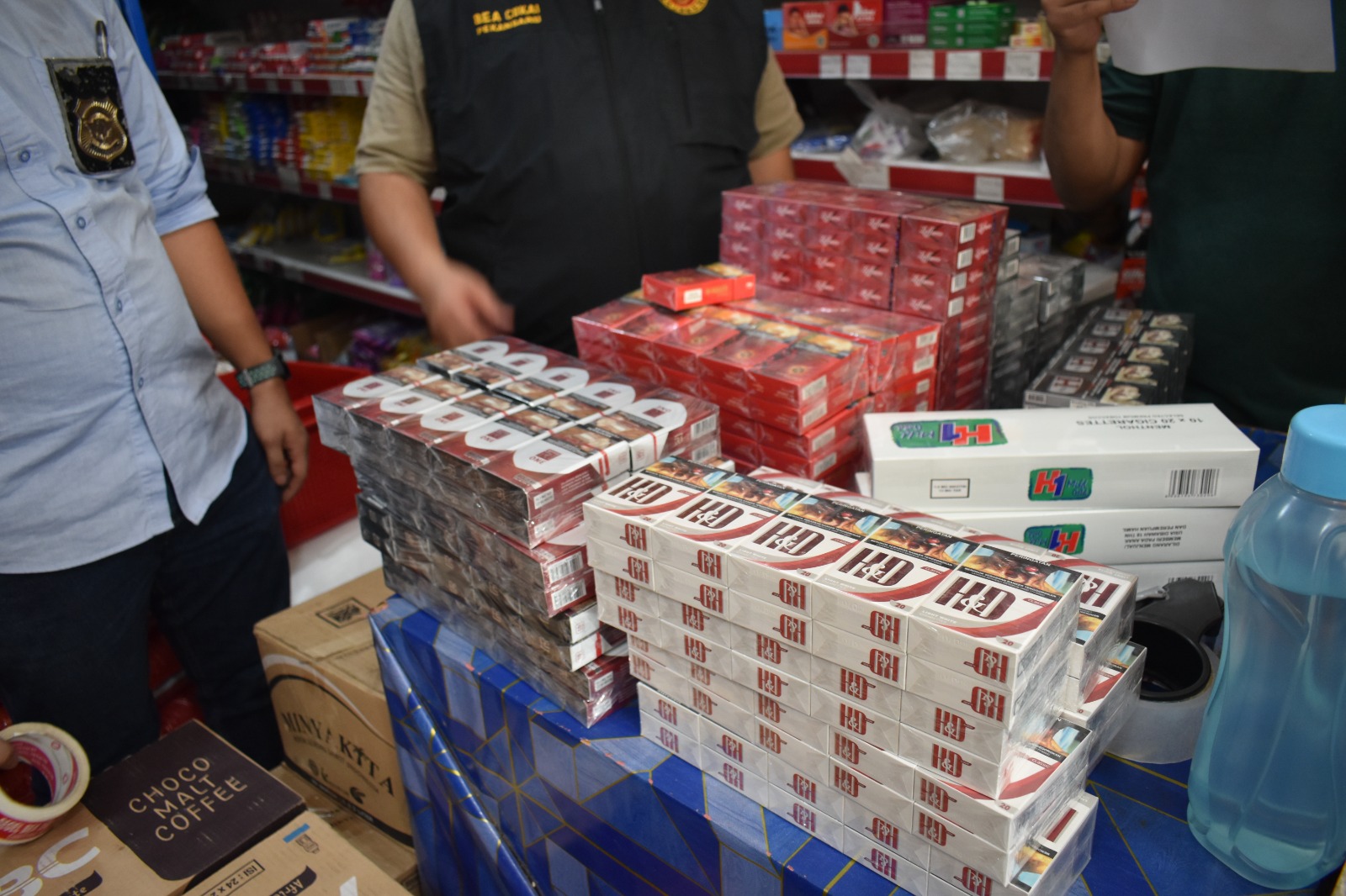 Bea Cukai Pekanbaru Amankan 19.720 batang Rokok Ilegal dalam Operasi Pasar