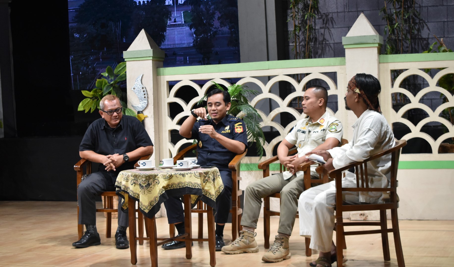 Bea Cukai Jabar Sosialisasikan Gempur Rokok Ilegal Melalui Talkshow di TVRI Jabar