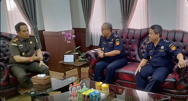 Bea Cukai Magelang Lakukan Sinergi Ke Kejaksaan Negeri Purworejo Untuk Melindungi Masyarakat dari Peredaran Rokok Ilegal