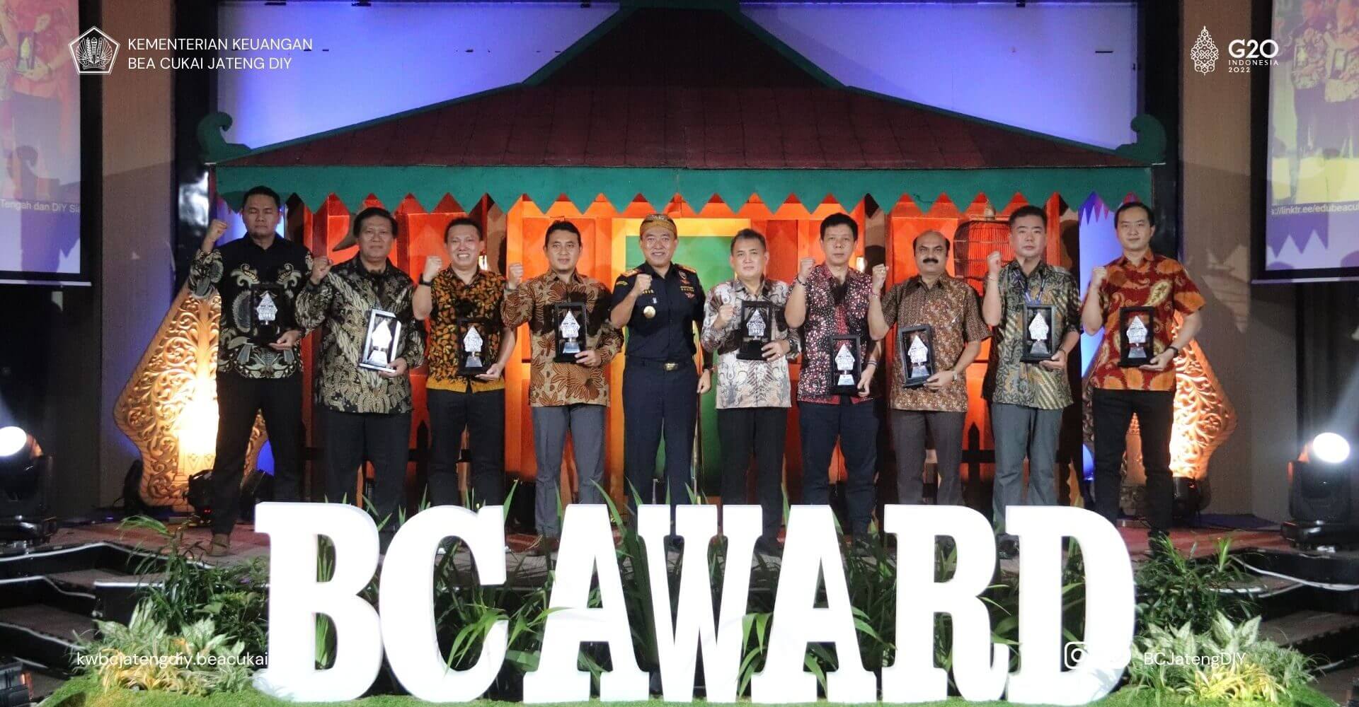 Beri Penghargaan Kepada Pengguna Jasa, Akhmad Rofiq: Ini Bentuk Apresiasi Kami