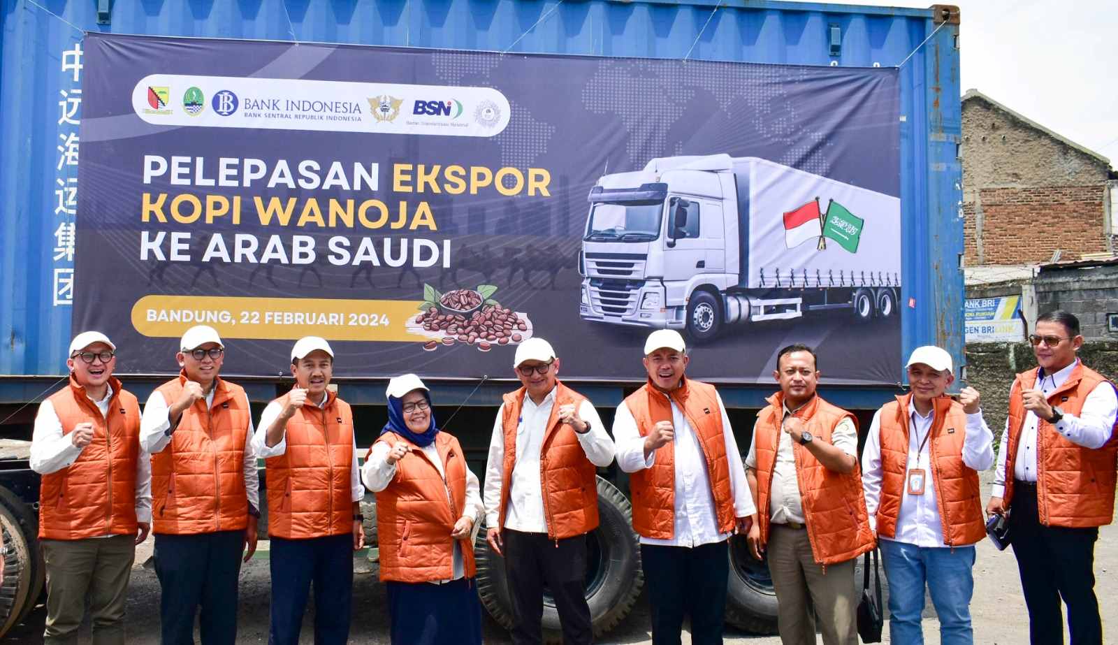 Dorong Pertumbuhan Ekonomi Jawa Barat, Bea Cukai Jawa Barat dukung UMKM Kelompok Tani Kopi Wanoja Ekspor Naik Kelas