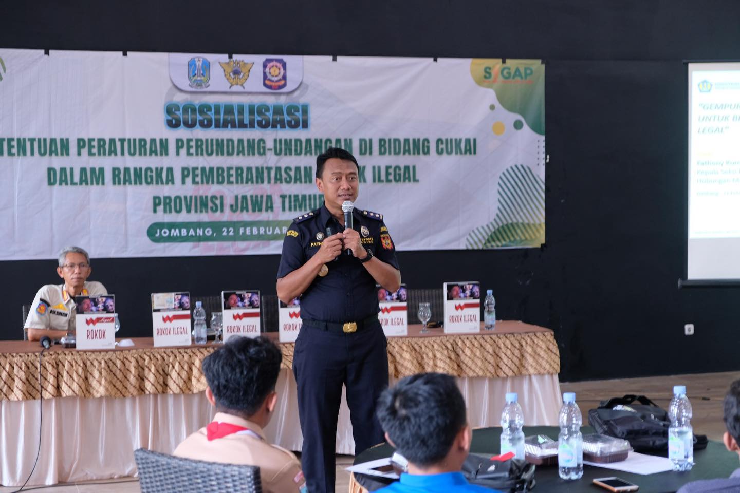 Sinergi Bea Cukai dan Satpol PP Provinsi Jatim Berikan Edukasi Seluruh Lapisan Masyarakat tentang Rokok Ilegal di Kabupaten Jombang