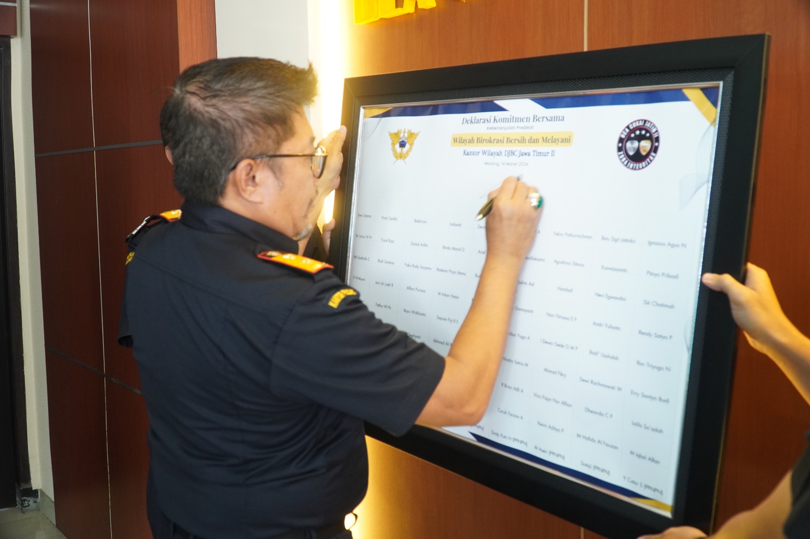 Wujudkan Keberlangsungan WBBM, Bea Cukai Jatim II Laksanakan Monev dan Penandatanganan Deklarasi Komitmen