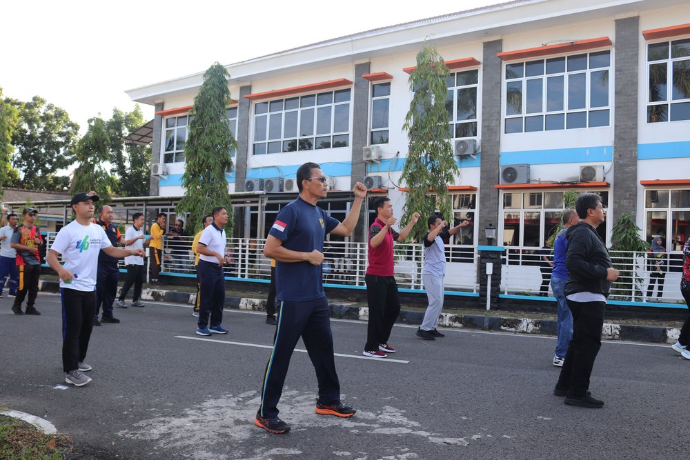 Beacukai bangkitkan Sinergi dengan Senam Bersama Komunitas Pelabuhan Pangkal Balam