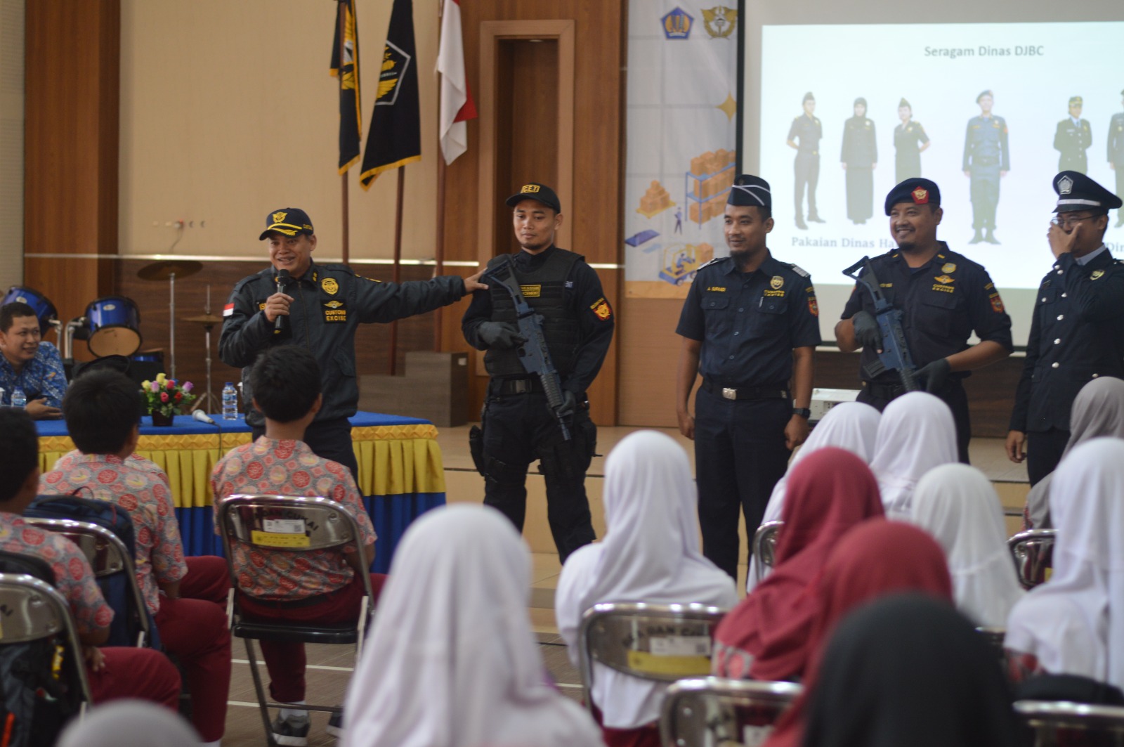 Terima Kunjungan Pelajar, Bea Cukai Cilacap Kenalkan Tugas dan Fungsi Instansi