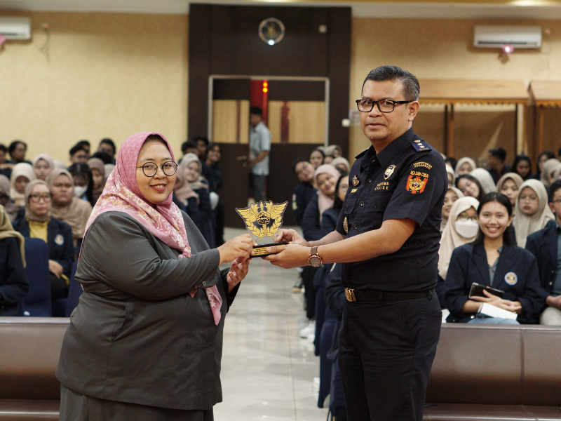 Campus Goes to Customs