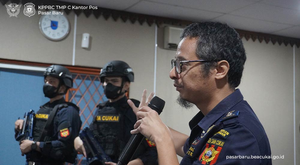 Sosialisasi Barang Kiriman di SMAN 3 Jakarta