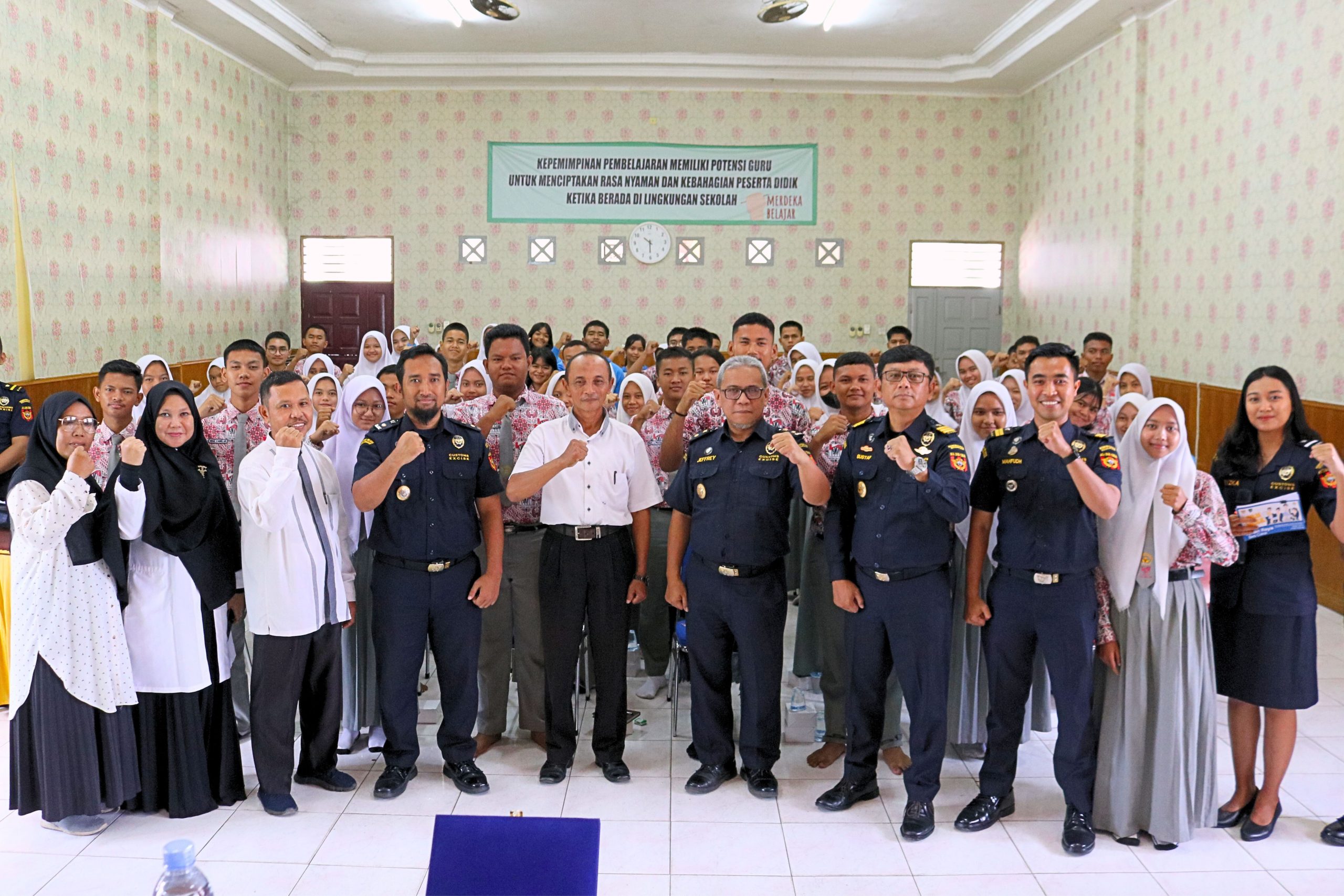 Bea Cukai Kuala Tanjung adakan Sosialisasi APBN Week di SMA Mitra Inalum