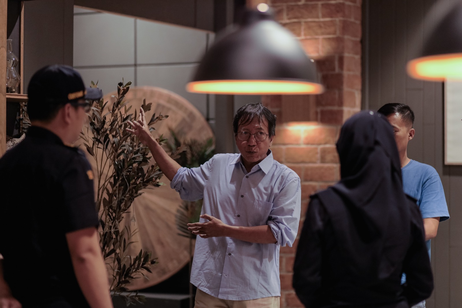 Manfaatkan Fasilitas KITE IKM, Perusahaan Furnitur Asal Demak Berhasil Ekspor Meja ke Australia