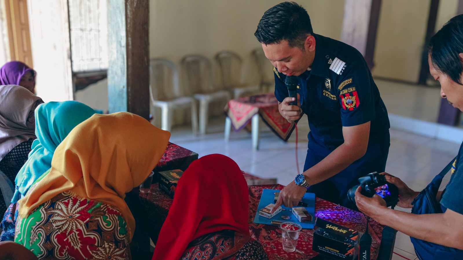 Masyarakat Wajib Kenali Ciri-Ciri Rokok Ilegal : Rokok yang Murah dan Merk Mirip Rokok Terkenal