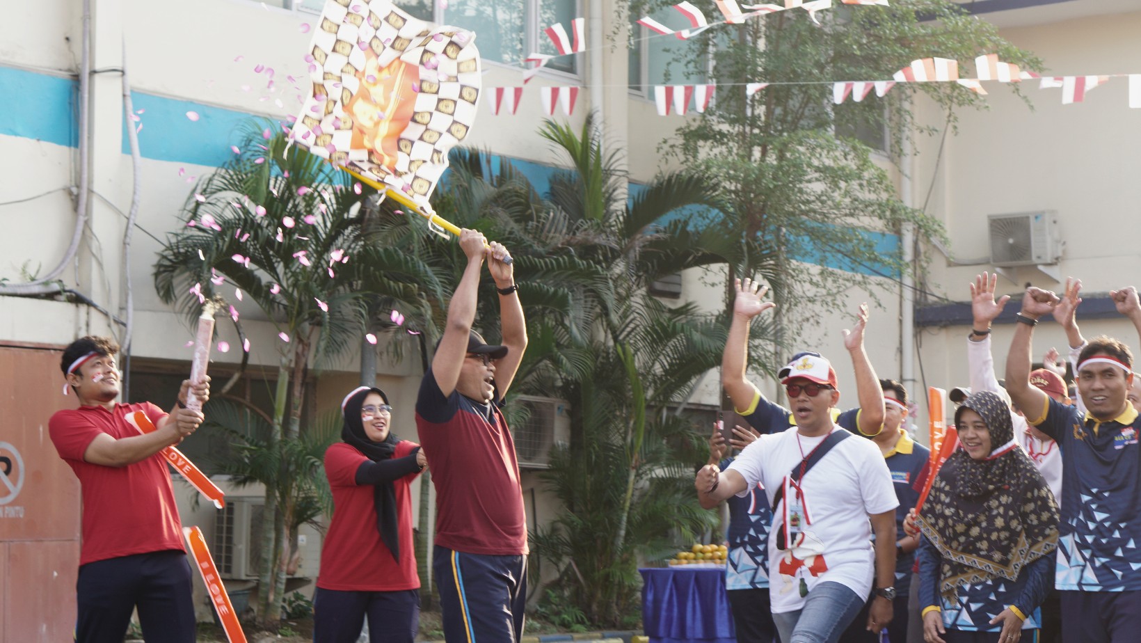 Semarak HUT RI ke-79 : Bea Cukai Tanjung Perak Meriahkan dengan Lomba dan Jalan Santai