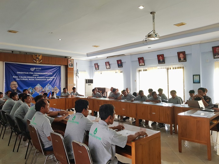 Bea Cukai Mataram Sosialisasi Ketentuan Kepabeanan dan Cukai Kepada Calon PMI