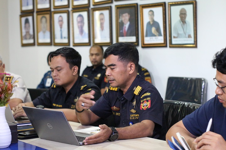 Bea Cukai Mataram Hadiri Rapat Pembahasan Penerapan SSmQC National Logistics Ecosystem di Pelabuhan Lembar
