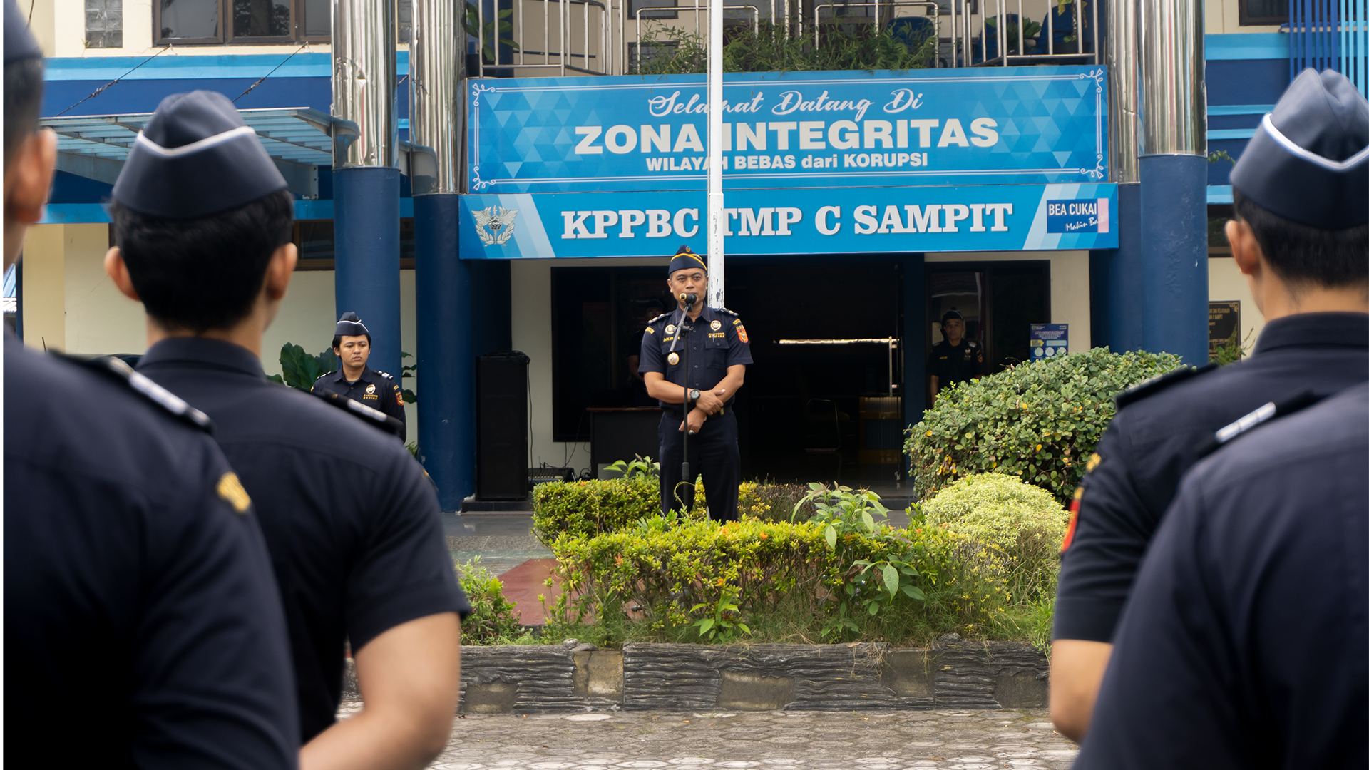 Bea Cukai Sampit melaksanakan agenda rutin Apel Bulanan dan Dialog Kinerja Organisasi bulan September 2024