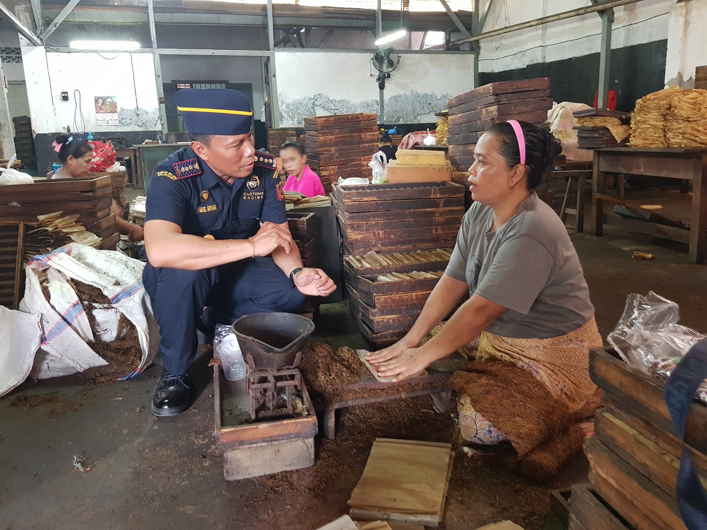 Bea Cukai Mataram Lakukan Customs Visit Customer ke Beberapa Perusahaan Cukai di Pulau Lombok