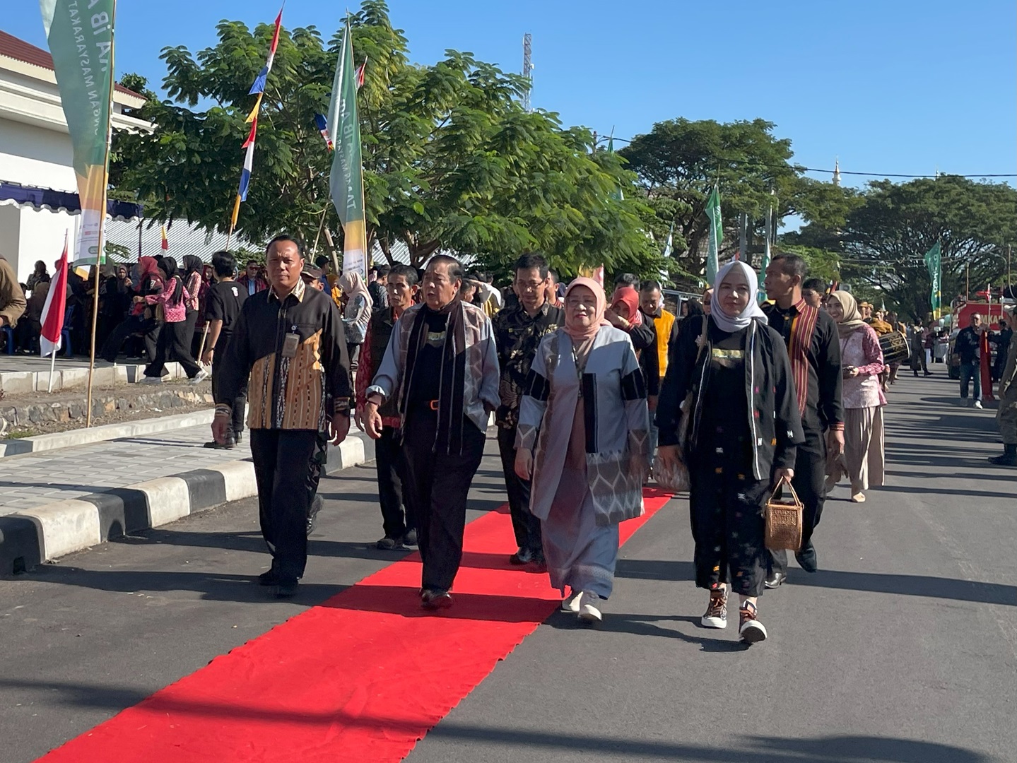 Bea Cukai Mataram Bersama Pemkab Lombok Utara Sosialisasi Gempur Rokok Ilegal dalam Acara Fashion Street