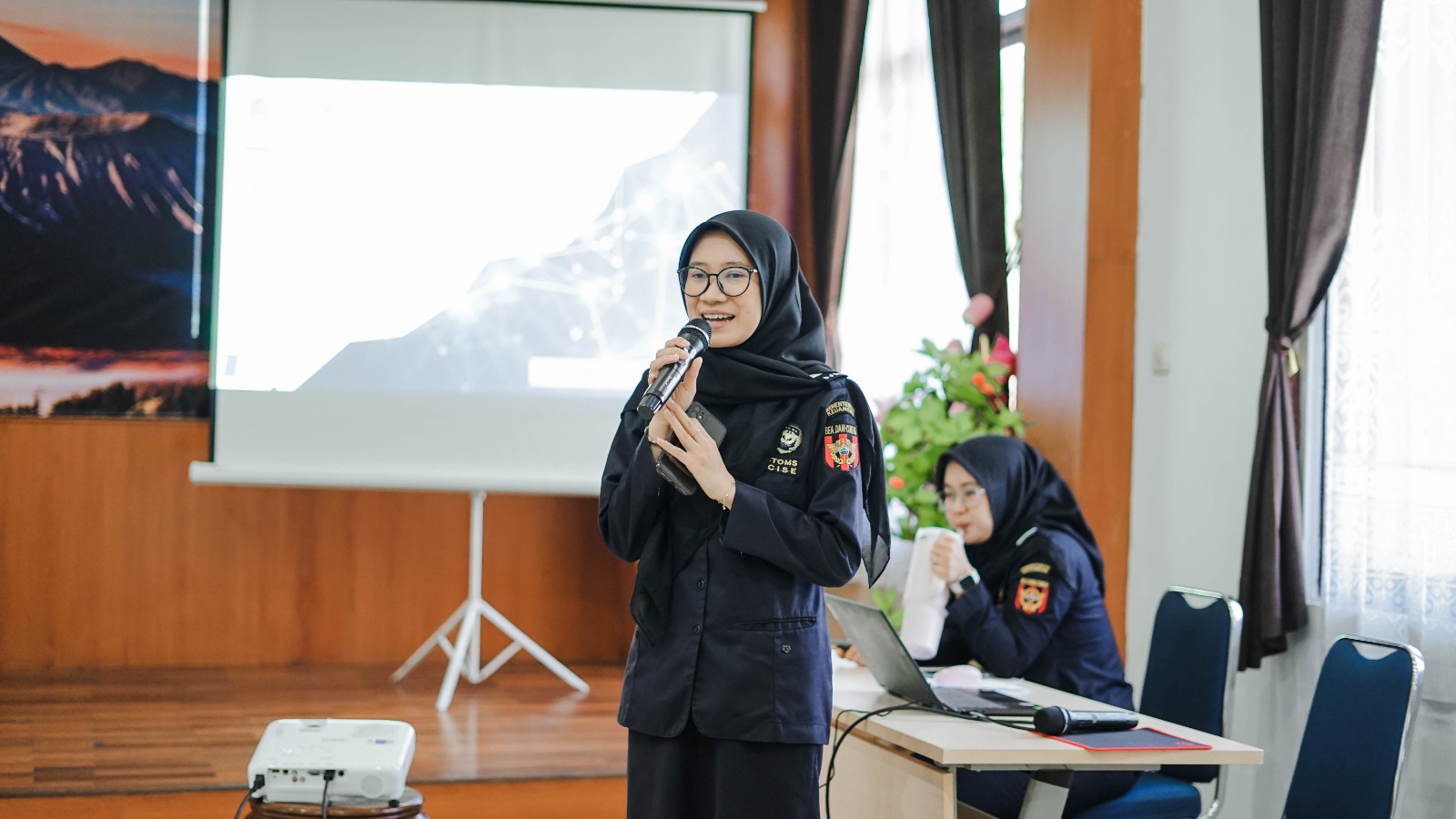 Satu Hari Tingkatkan Kapasitas Diri dalam Mendukung Learning Organization - Slide