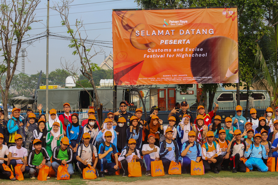 Bea Cukai di Lingkungan Kanwil Jakarta Kenalkan Peran dan Tugas ke Siswa SMA Melalui Event Festival Bea dan Cukai
