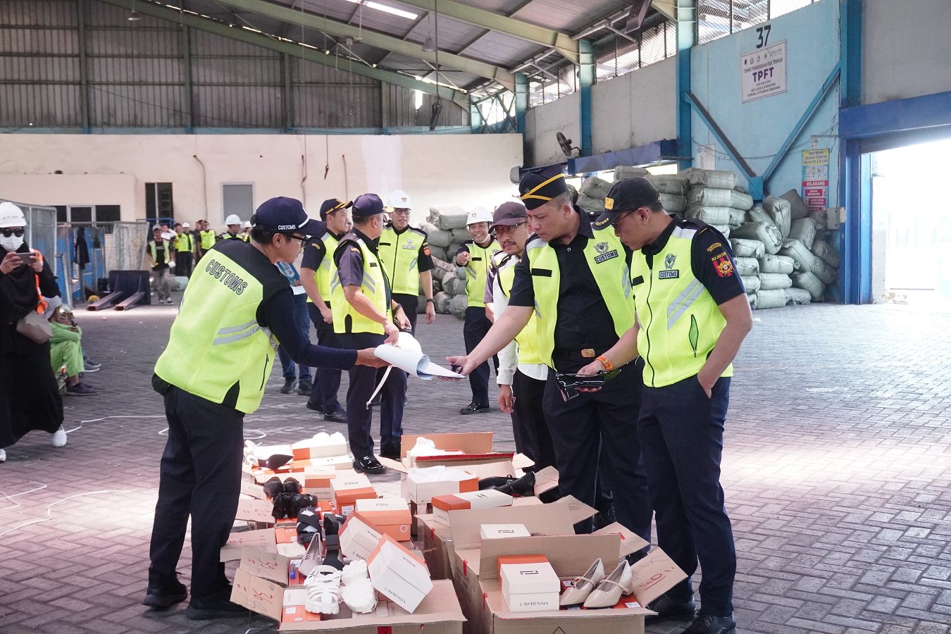 Bea Cukai Optimalkan Monev Pelayanan dan Pengawasan Impor Melalui Pelabuhan Tanjung Emas