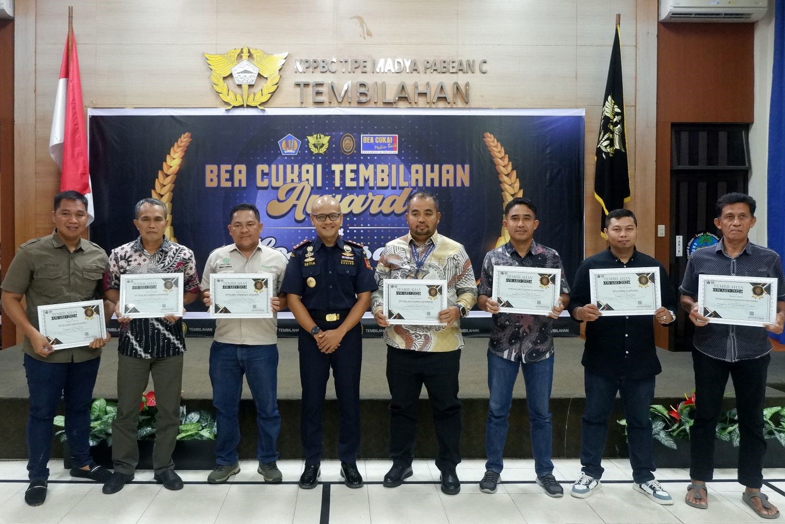 BEA CUKAI TEMBILAHAN AWARD DAN SOSIALISASI WILAYAH BIROKRASI BERSIH DAN MELAYANI