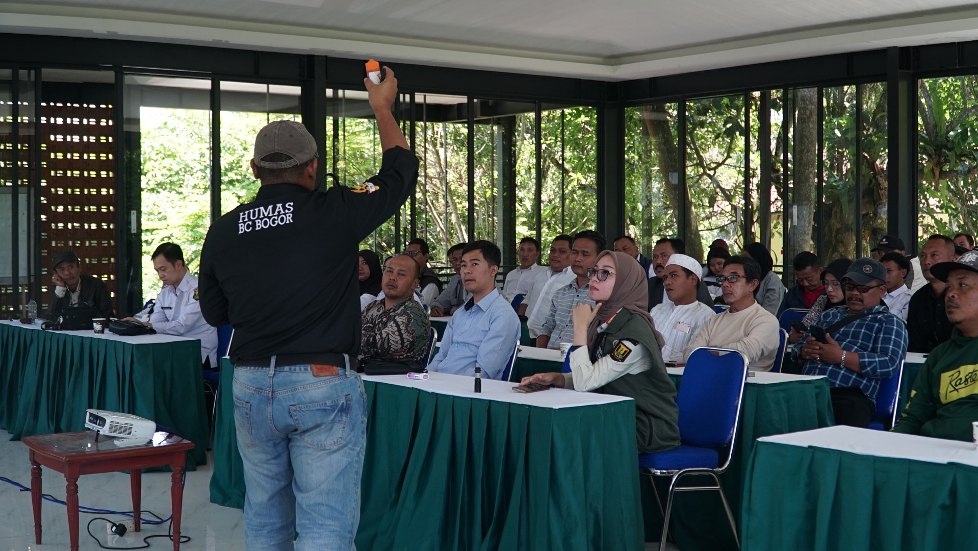 Bea Cukai Bogor Bersama Satpol PP Kabupaten Sukabumi Gencarkan Sosialisasi Rokok Ilegal di Kabupaten Sukabumi