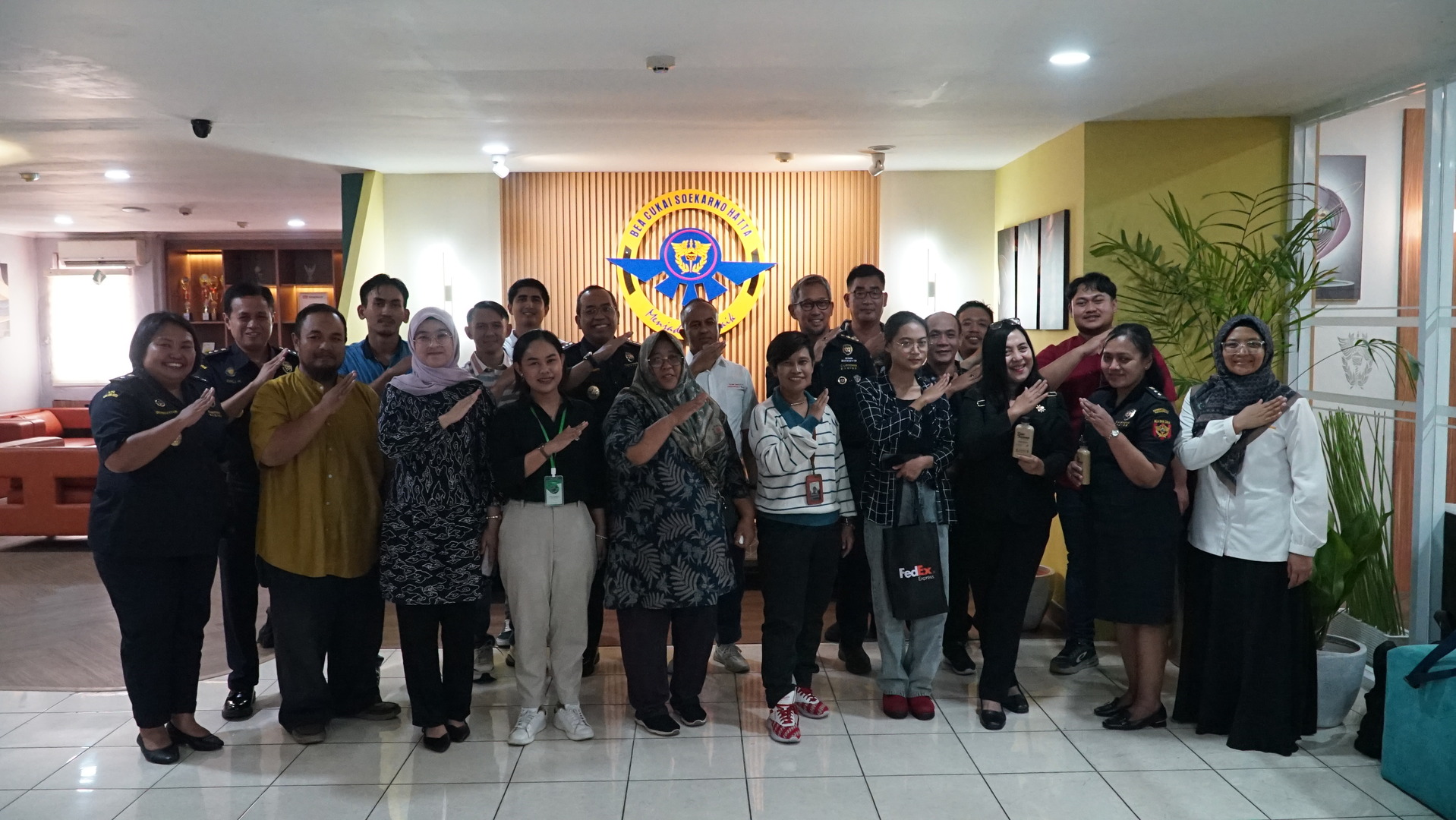 Kunjungan Bersama UMKM Binaan Bea Cukai Bogor ke KPU BC Soekarno-Hatta, Dorong UMKM Lokal Tembus Pasar Global 