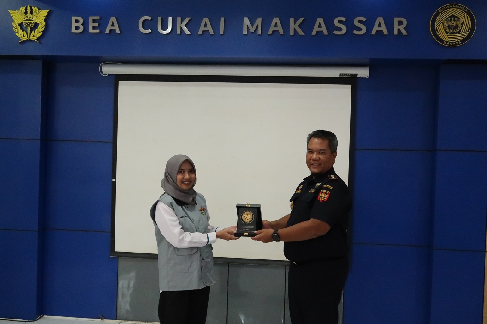 Campus Goes to Customs