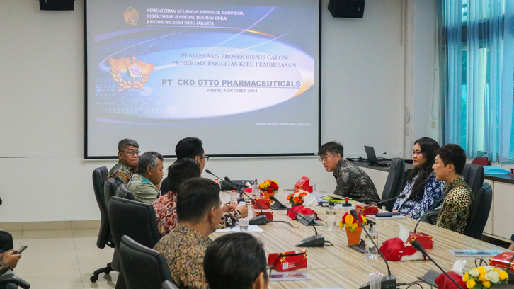 Sejalan Fungsi Bea Cukai, Bea Cukai Kanwil Jakarta Berikan Fasilitas kepada Perusahaan Farmasi