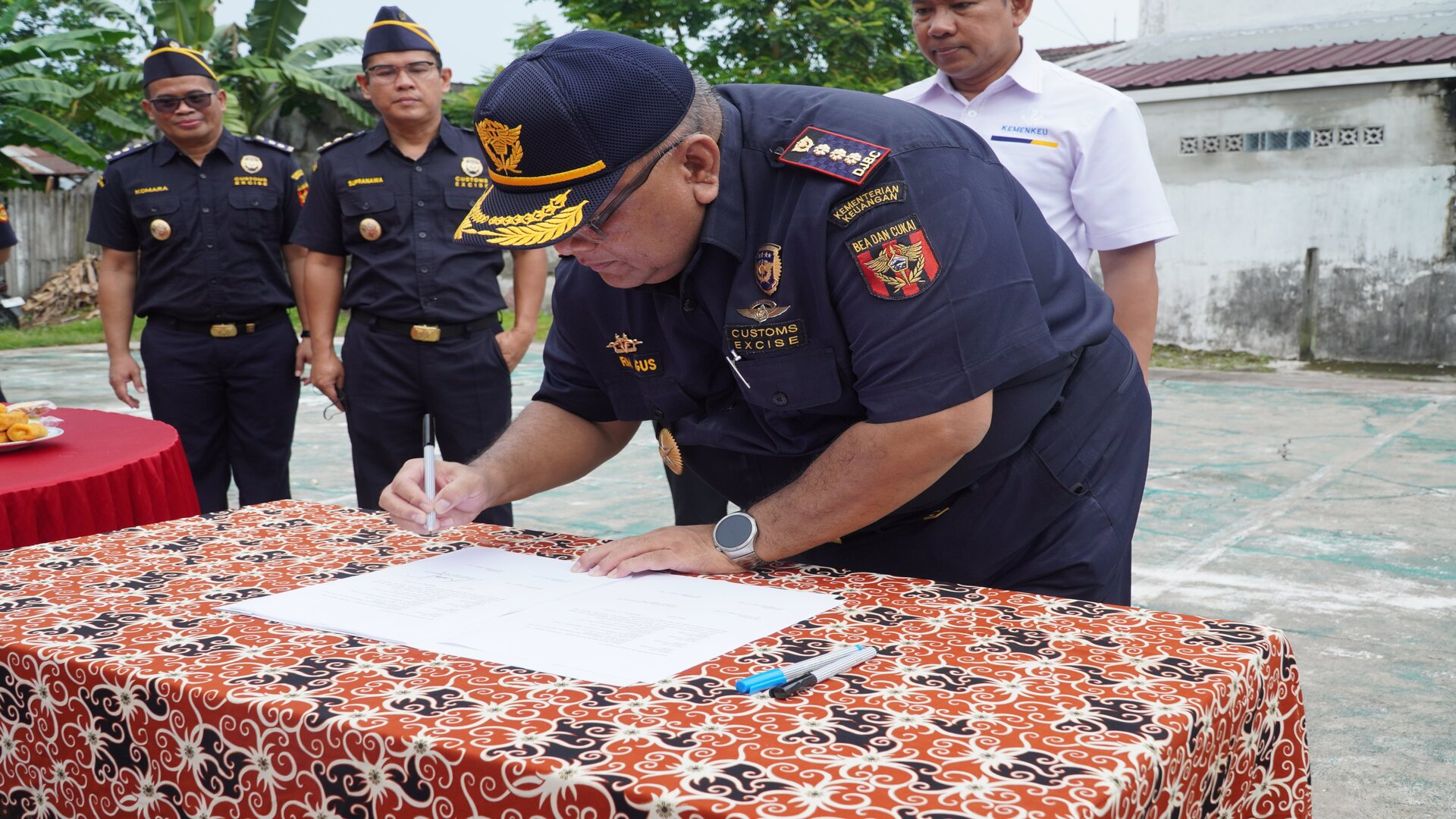 Bea Cukai Balikpapan Musnahkan Barang Ilegal Hasil Penindakan