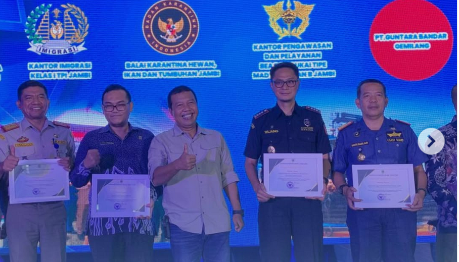 Bea Cukai Jambi Menerima Penghargaan Pengembangan Desa Ekspor Oleh Pemerintah Tanjung Jabung Timur