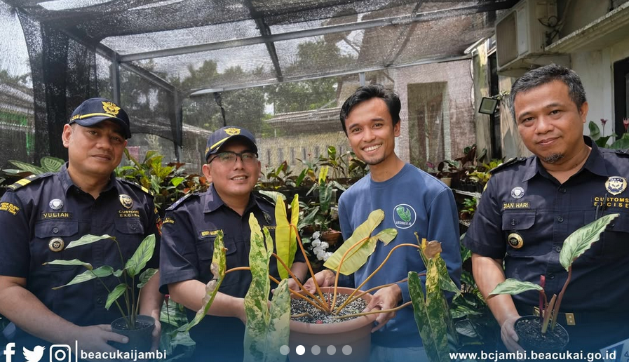 Customs Visit Customer PT Hijrah Manajemen Global