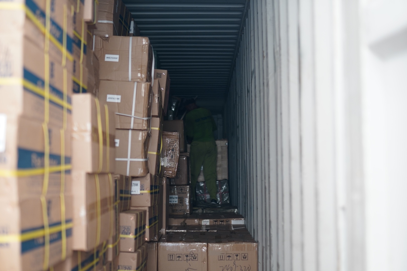 Pendampingan Pemeriksaan di TPKS: Bea Cukai Tanjung Emas Teguhkan Integritas di Lapangan