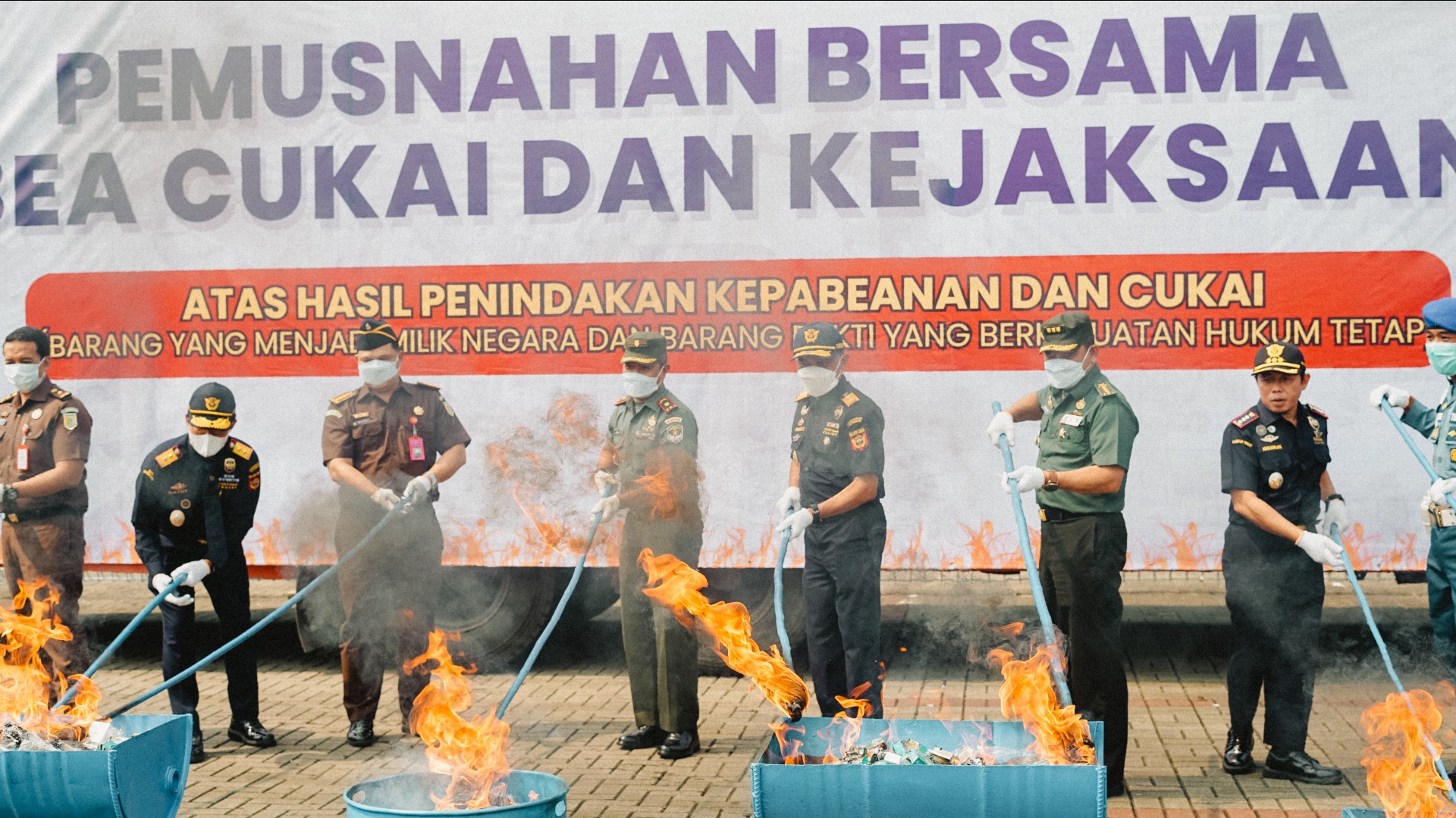 Bea Cukai Tangerang bersama Kanwil Banten Musnahkan Barang Hasil Penindakan Kepabeanan Dan Cukai Senilai 52,1 Miliar