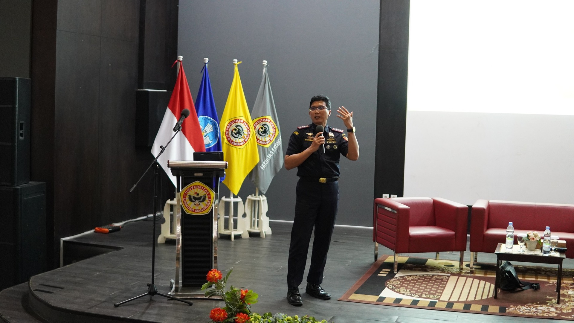 Customs Goes to Campus : Universitas Lambung Mangkurat