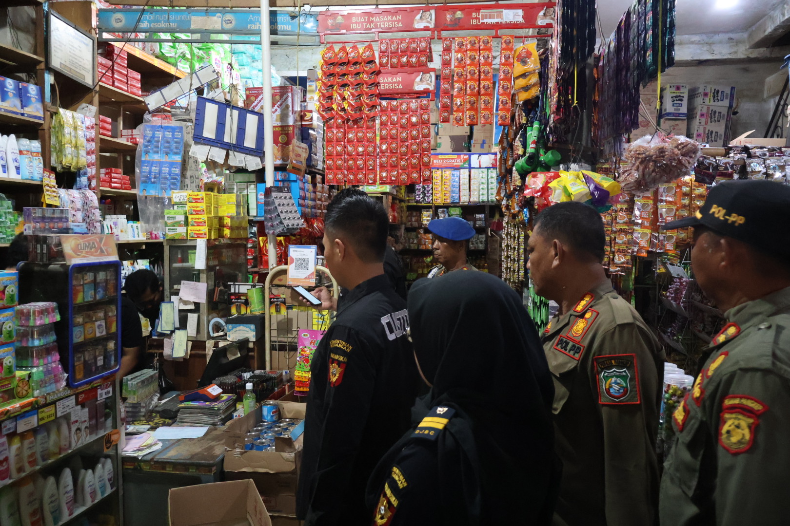 Operasi Bersama Satpol PP, Gempur Rokok Ilegal di Kabupaten Pangkep