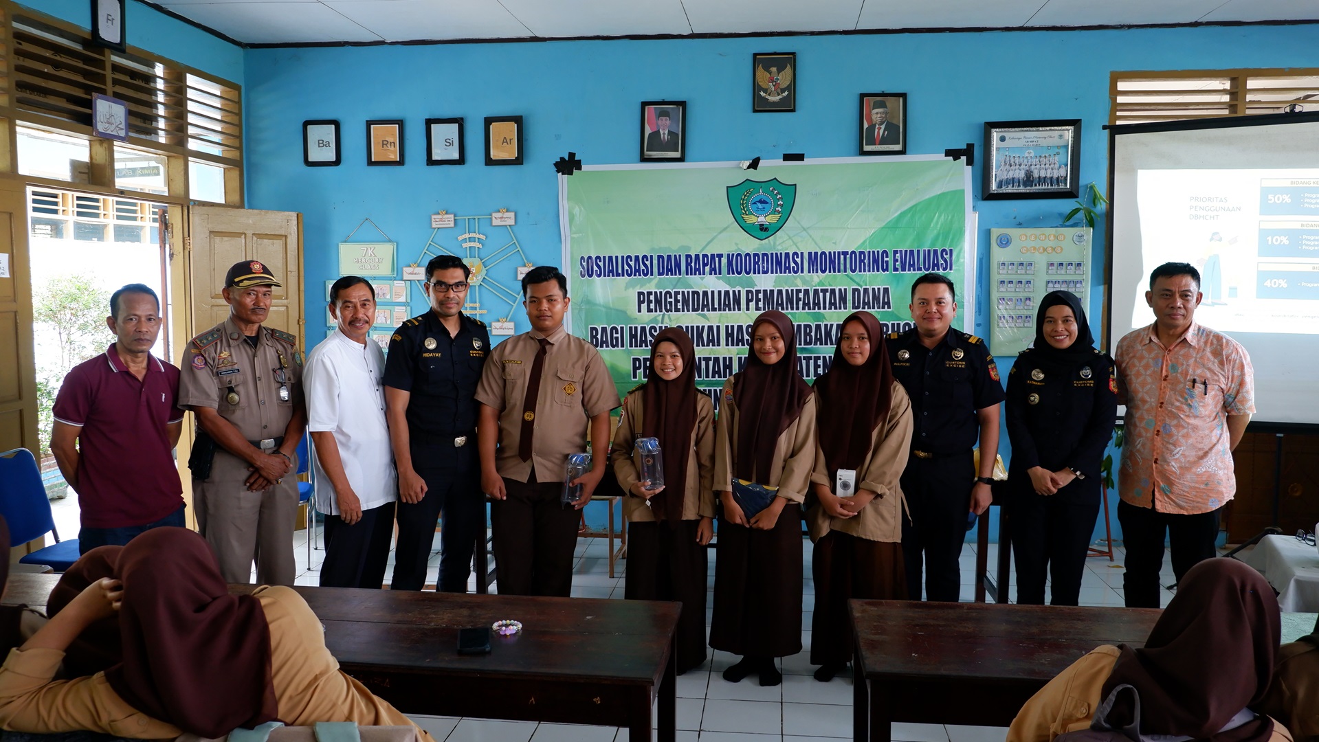 Sosialisasi Ketentuan Cukai dan Pemanfaatan DBH CHT, di SMA Negeri 5 Maros Kecamatan Tanralili