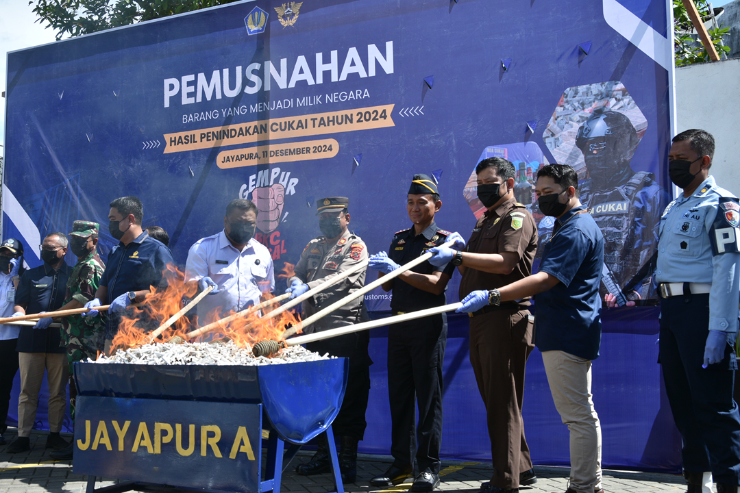 BEA CUKAI JAYAPURA MELAKUKAN PEMUSNAHAN BARANG YANG MENJADI MILIK NEGARA HASIL PENINDAKAN DI BIDANG CUKAI SAMPAI DENGAN TAHUN 2024