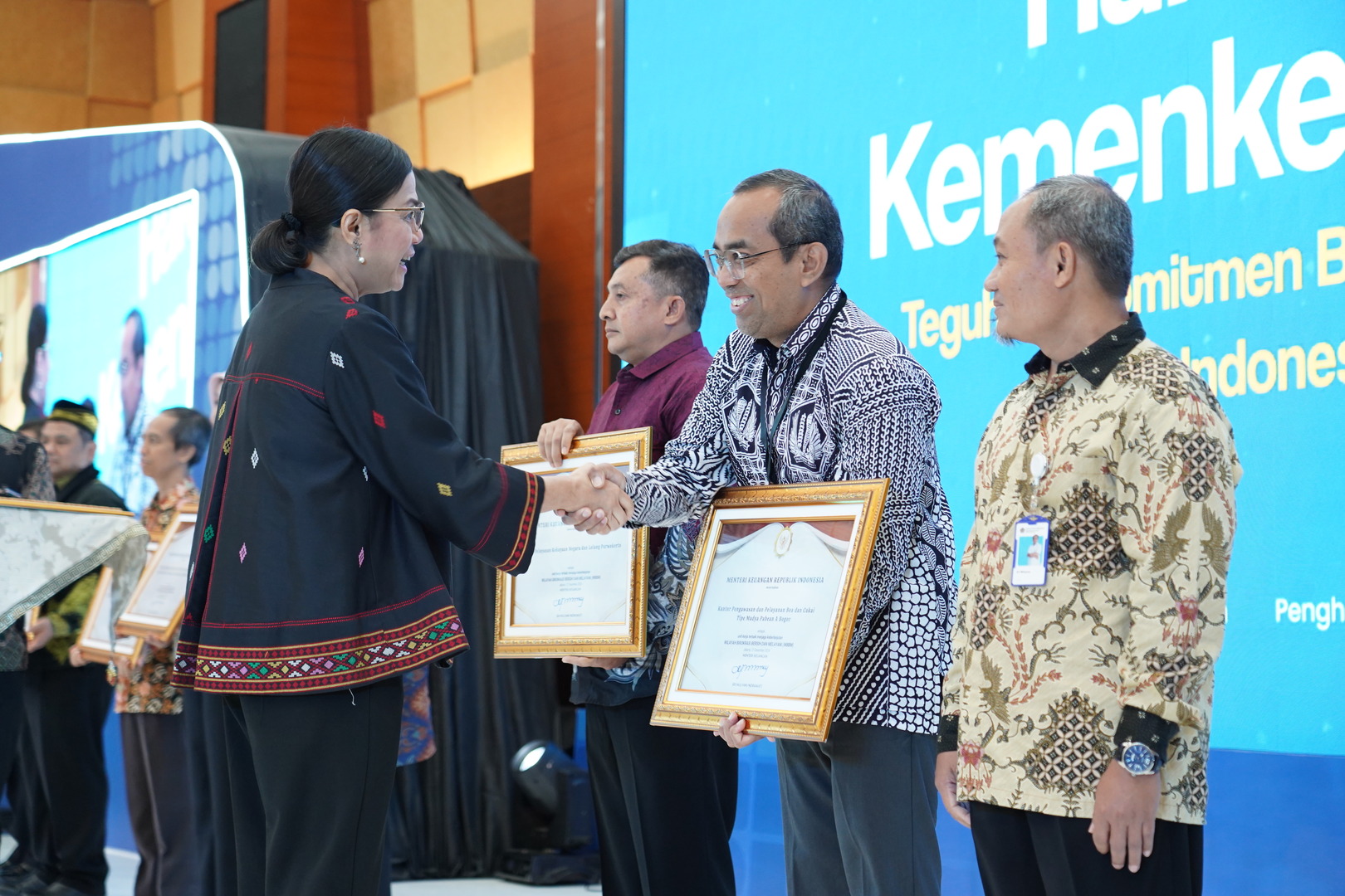 Bea Cukai Bogor Raih Penghargaan Unit Kerja Terbaik Ke-2 Menjaga Keberlanjutan ZI Menuju WBBM pada Acara Puncak Hakordia 2024