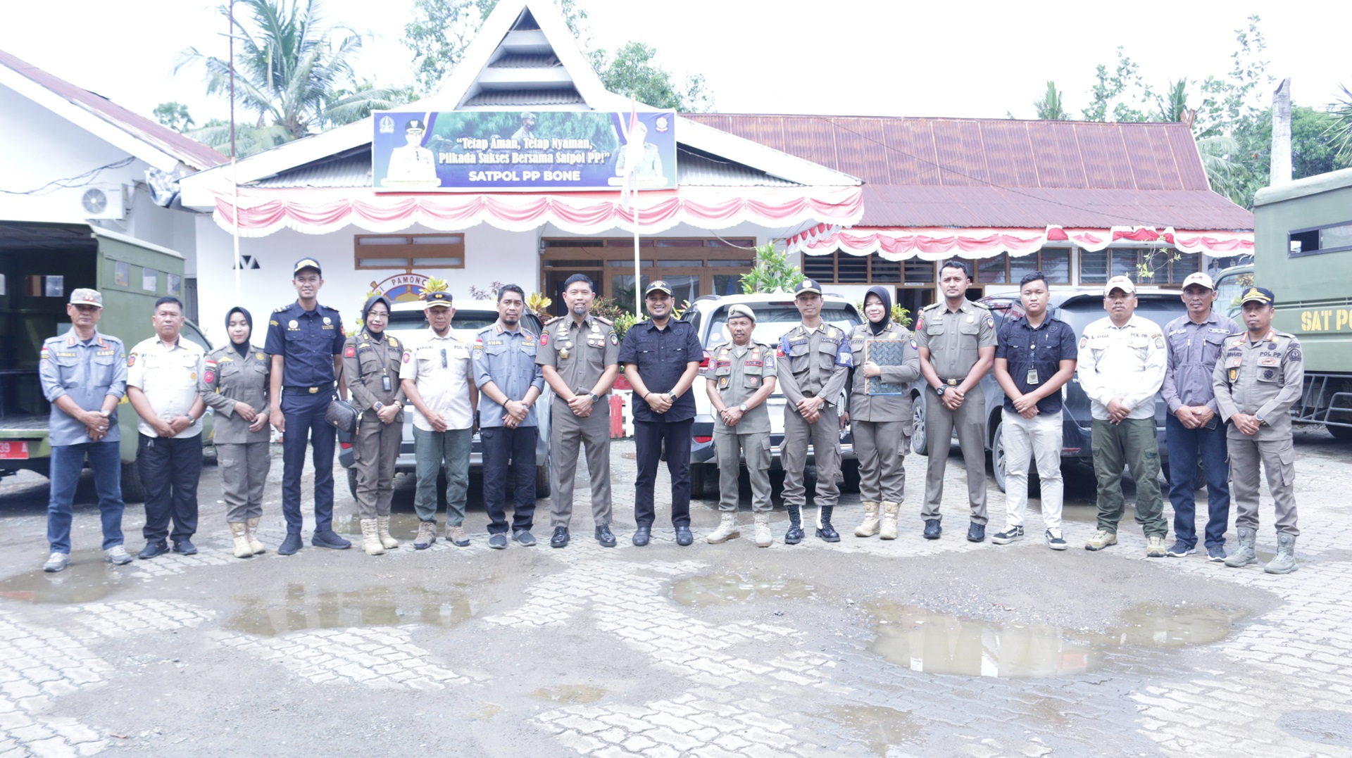 Operasi Gempur Rokok Ilegal Bersama Satpol PP